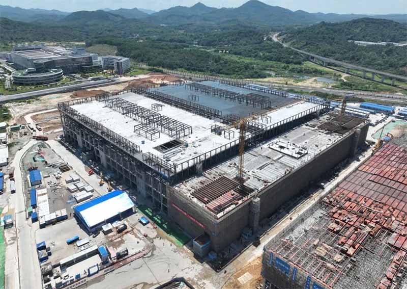 半導(dǎo)體三期建設(shè)主廠房順利封頂 半導(dǎo)體三期建設(shè)主廠房順利封頂